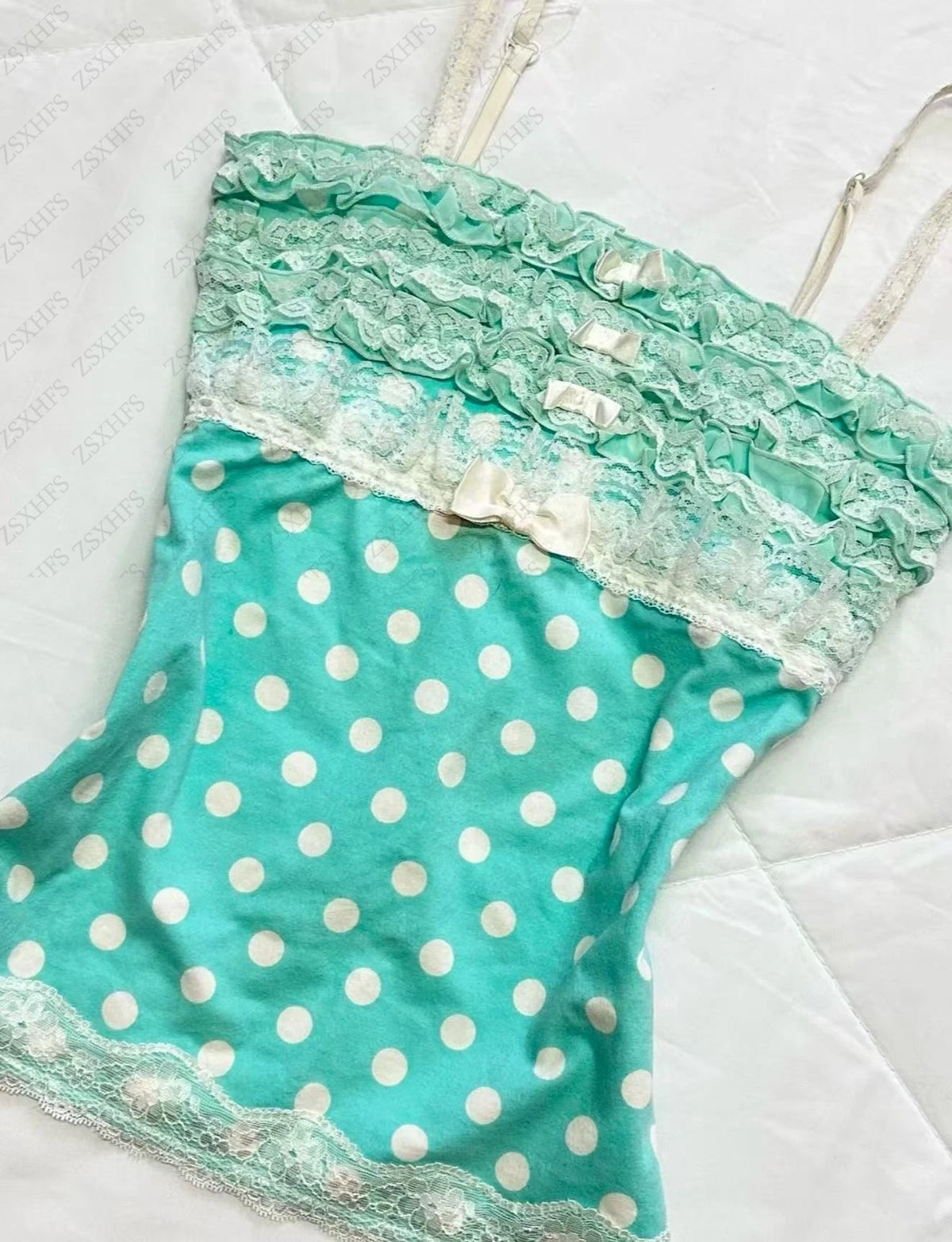 Lace-Trim Y2K Camisole Crop Top