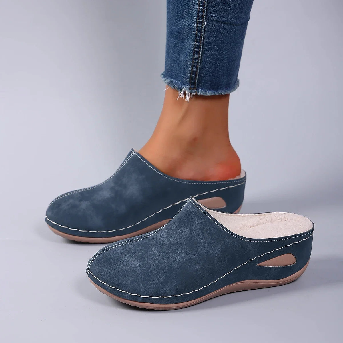 2025 Summer Women Slippers Beach Designer Shoes Women Casual Platform Sandals Comfortable Slip on Fashion Slippers Slides Women