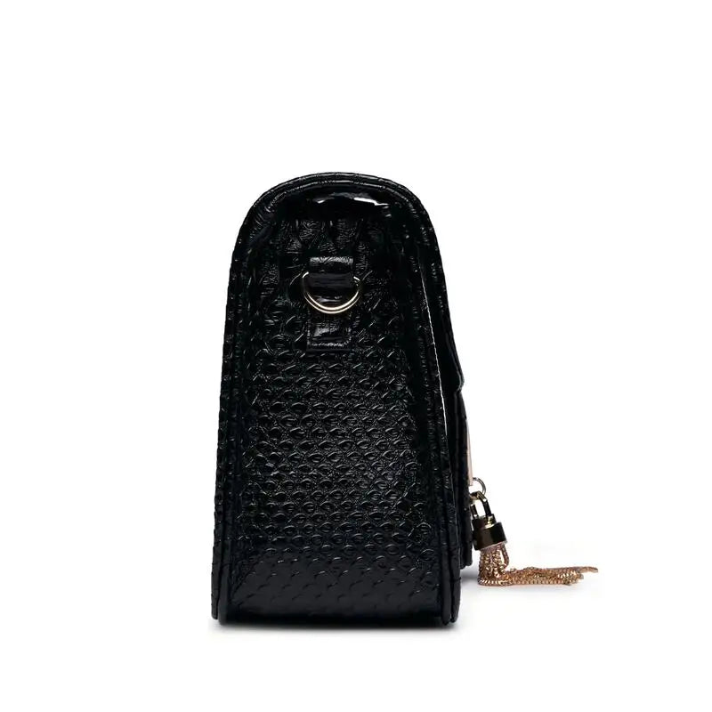 Y2K V-Chain Crossbody Bag