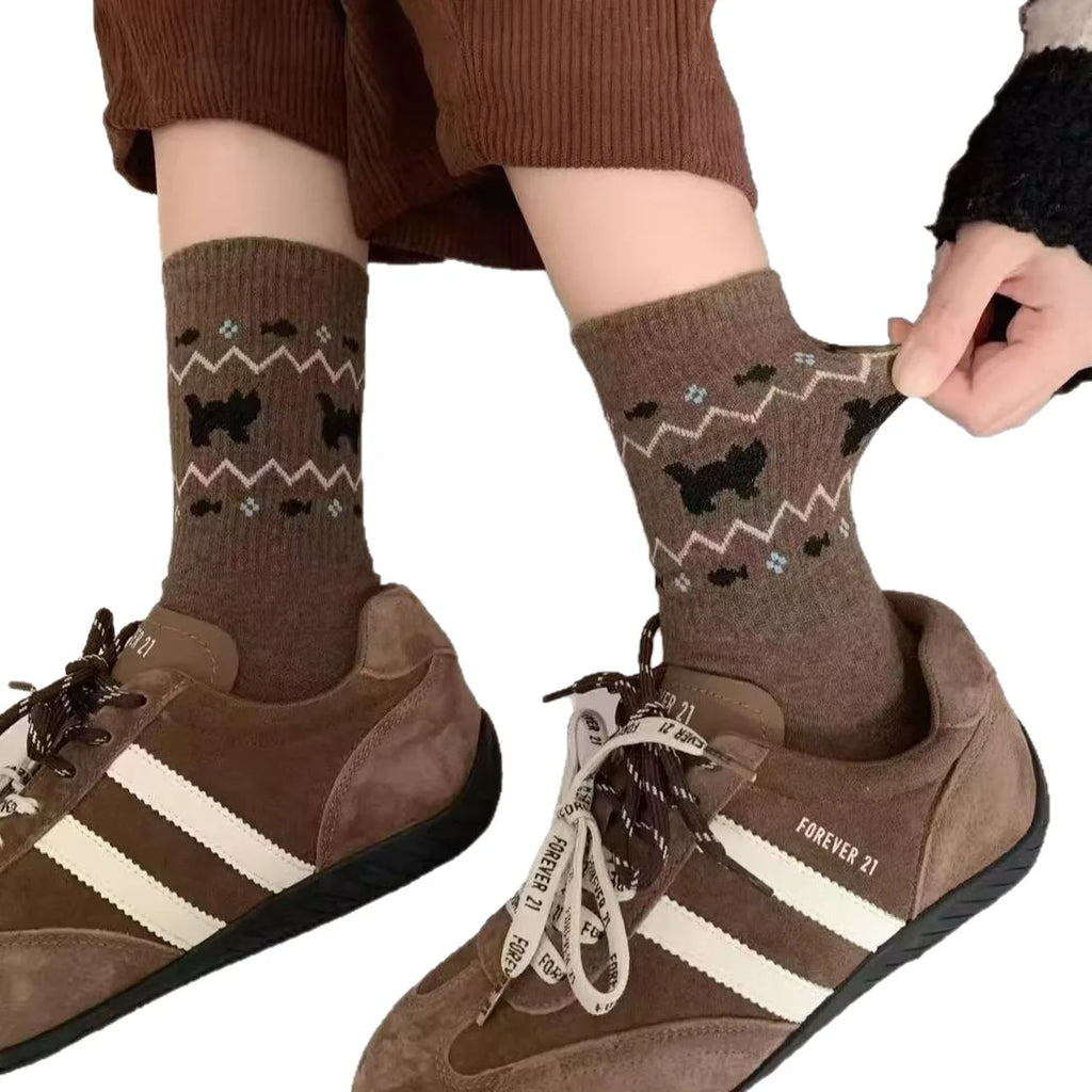 4 Pairs Women's Socks Set Autumn And Winter Warm Thick Socks Pile Socks Versatile Retro Mid Tube Socks Fashionable Trendy Simple