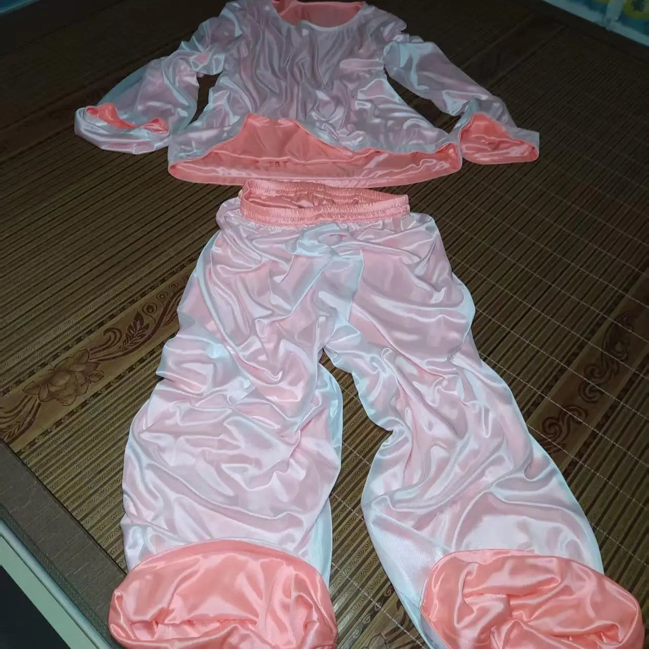 Men Sexy Double Layered Silky Touch Glossy Ice Silk Satin Pajamas 2 pieces Set Women Elastic Soft Loose Top Pants Homewear