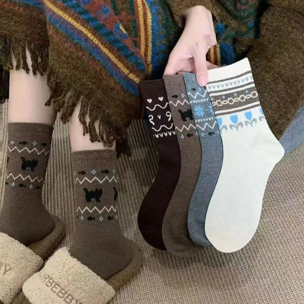 4 Pairs Women's Socks Set Autumn And Winter Warm Thick Socks Pile Socks Versatile Retro Mid Tube Socks Fashionable Trendy Simple