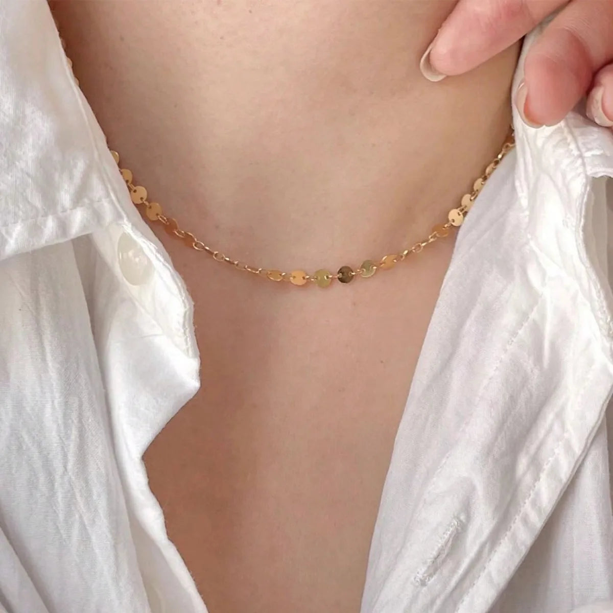 Women's Chokers Necklace Golden Color Round Metal Sequin Collar Short Chain Simple Punk Necklace Trendy Jewelry Gift