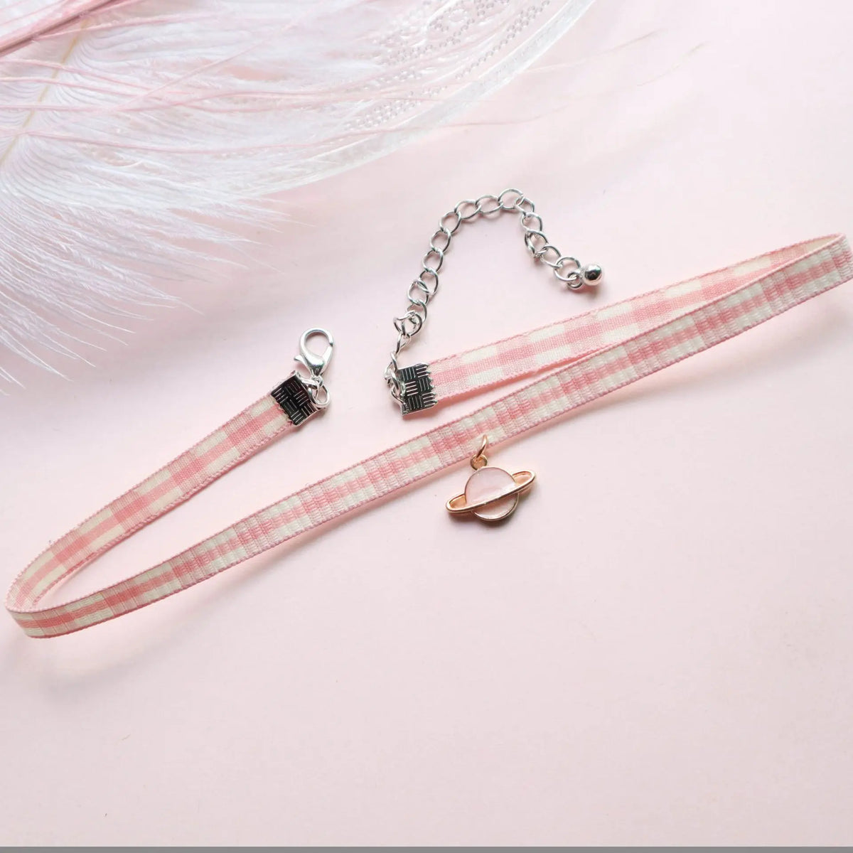 Women's Pink Lace Pearl Pendant Choker
