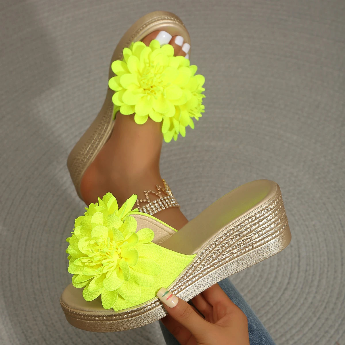 Women Fashion Slippers Platform Female Sandals Hollow Wedge Beach Shoes for Women Lightweight Slip on Slippers Slides Women