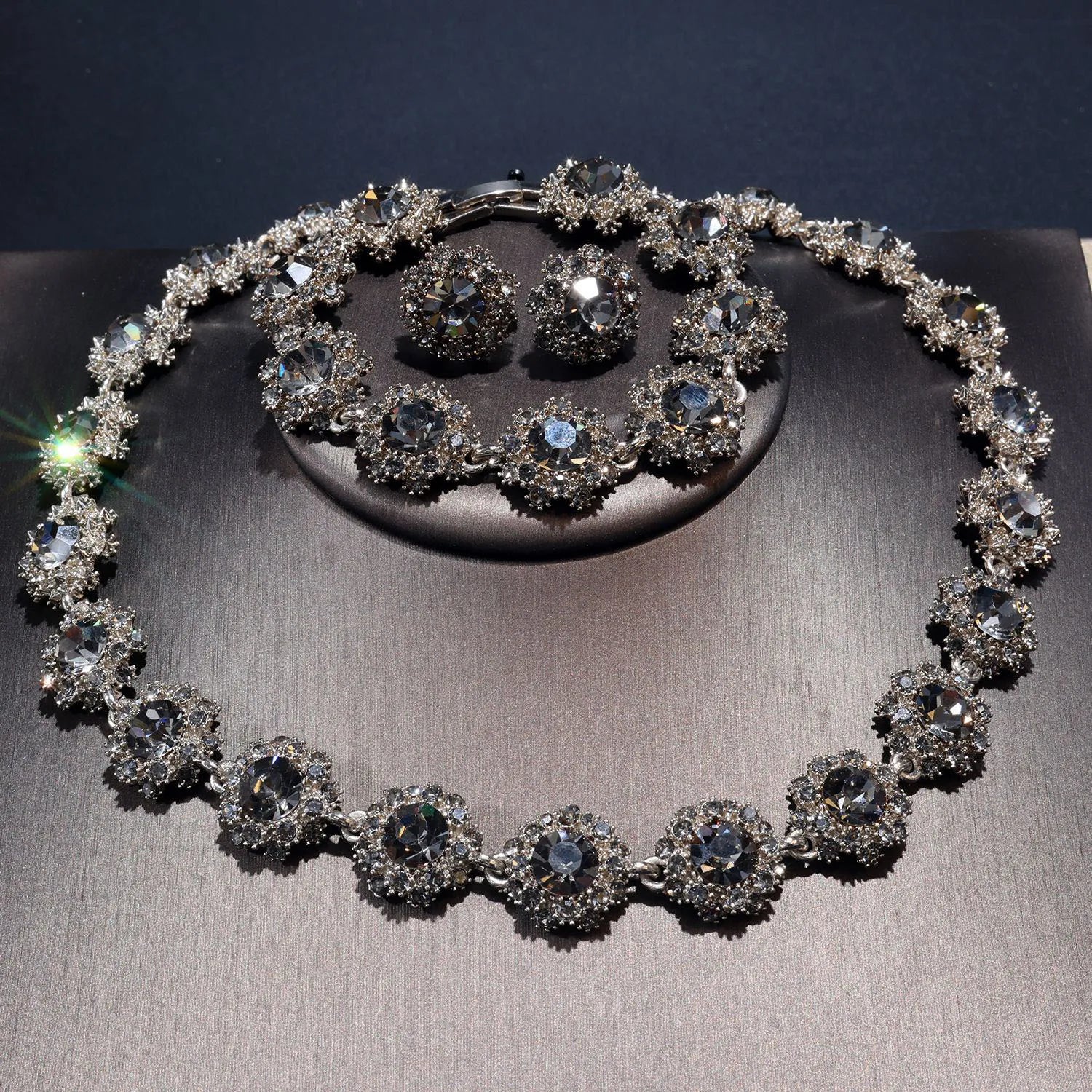 Shiny Fine Black Jewelry Necklace Earrings Bracelet Women's Costume Decoration Set Holiday Wedding Bridal Everyday Gift M-1022