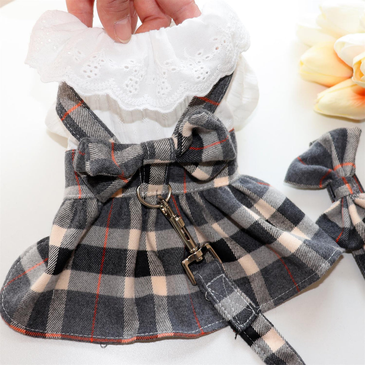 Dog spring summer autumn skirt with lead rope net red princess dress summer dress Teddy bear pet cat clothes
